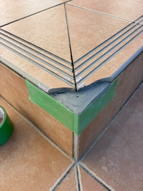 タイル割れ/補修/横浜市戸塚区/ﾘﾍﾟｱ/ﾓﾙﾀﾙ補修